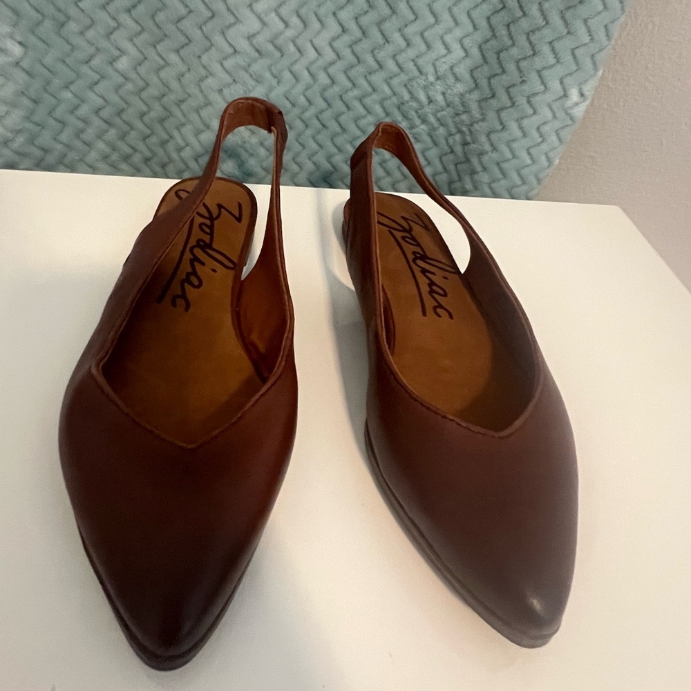 Zodiac Women's Tan Slingback Flats